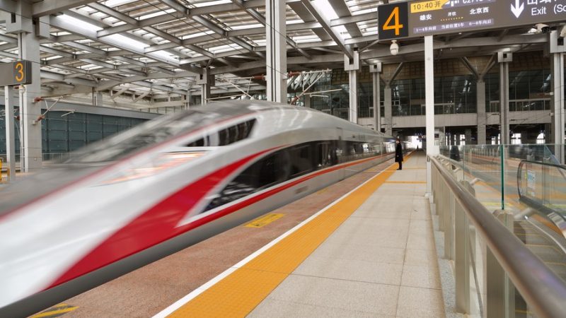 Investimento ferroviário da China cresce 6,3% nos primeiros quatro meses