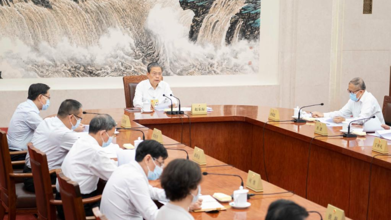 Legisladores chineses seniores se reúnem em meio a sessão legislativa