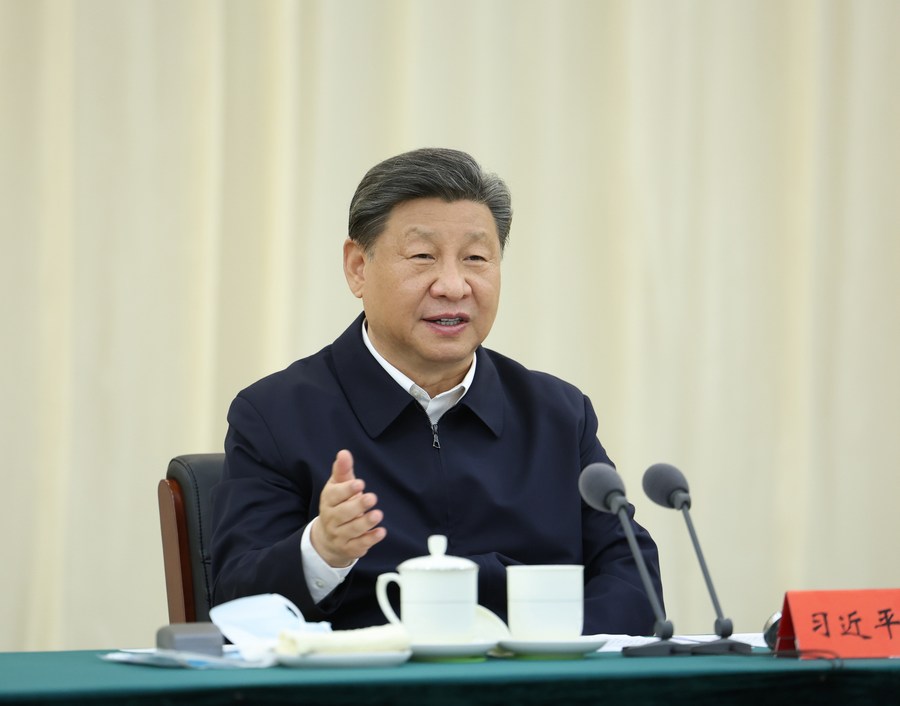 China publica em idiomas de minorias étnicas o livro sobre o Pensamento de Xi Jinping sobre o Socialismo com Características Chinesas para uma Nova Era