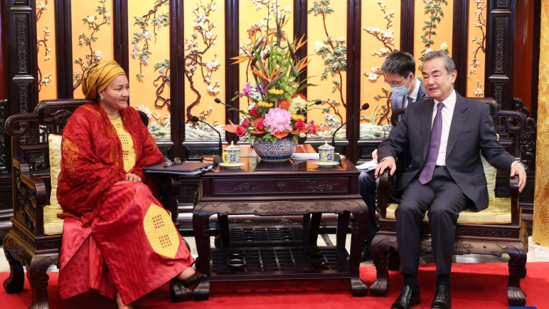 Diplomata chinês sênior se reúne com sub-secretária-geral da ONU