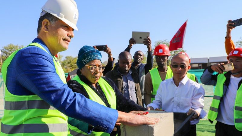 Empresa chinesa é elogiada em Angola pela doação de escola rural