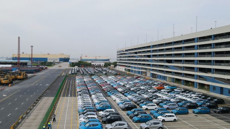 Vendas de automóveis na China sobem 9,8% no primeiro semestre