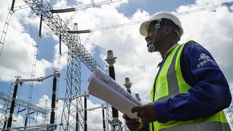 Histórias da Iniciativa do Cinturão e Rota | Jovem queniano treinado na China realiza sonho em subestação transformadora de Konza