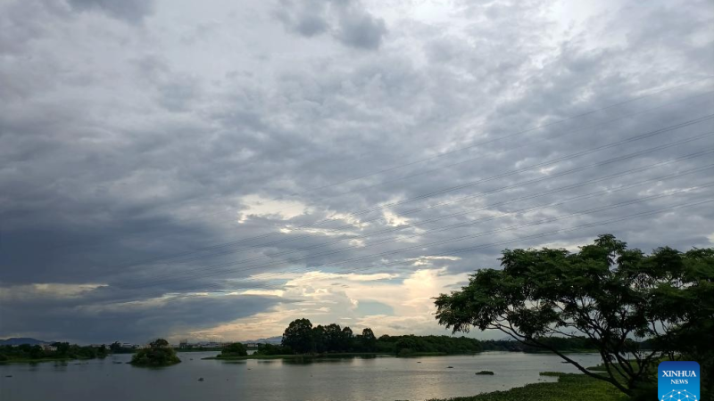 China eleva resposta a tufão ao mais alto nível à medida que Doksuri se fortalece