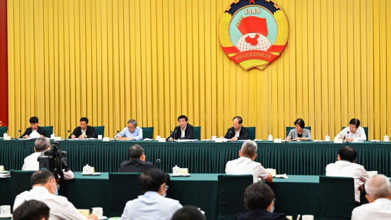 Mais alto conselheiro político da China enfatiza esforços para um desenvolvimento econômico sólido