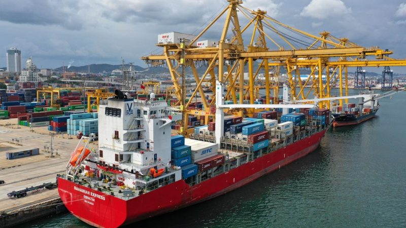 Entregue navio porta-contêineres ultragrande fabricado no nordeste da China