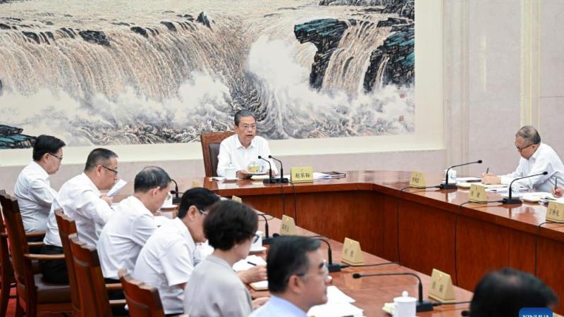 Altos legisladores chineses reúnem-se em meio à sessão legislativa