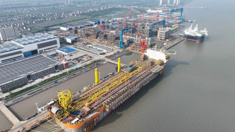 Setor chinês de construção naval vê aumento em entregas e novos pedidos