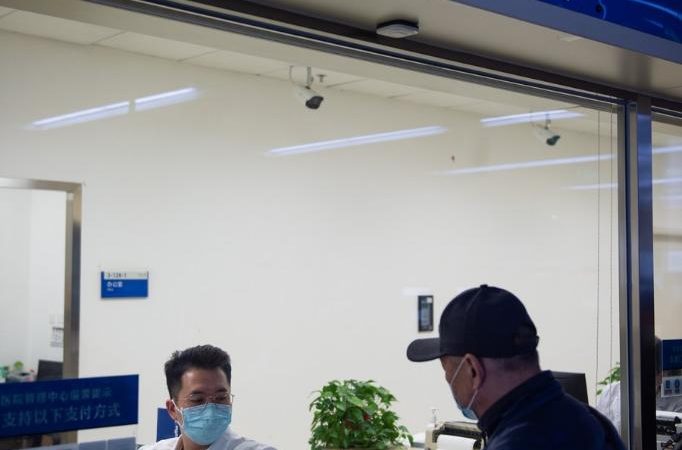 Política chinesa de liquidação de contas médicas beneficia mais pessoas migrantes