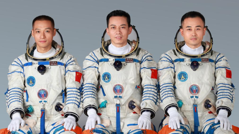 China revela tripulação da Shenzhou-17 para missão da estação espacial