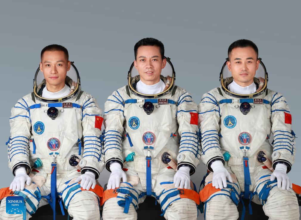 China revela tripulação da Shenzhou-17 para missão da estação espacial