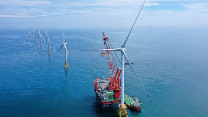 Capacidade de energia renovável da China supera energia térmica