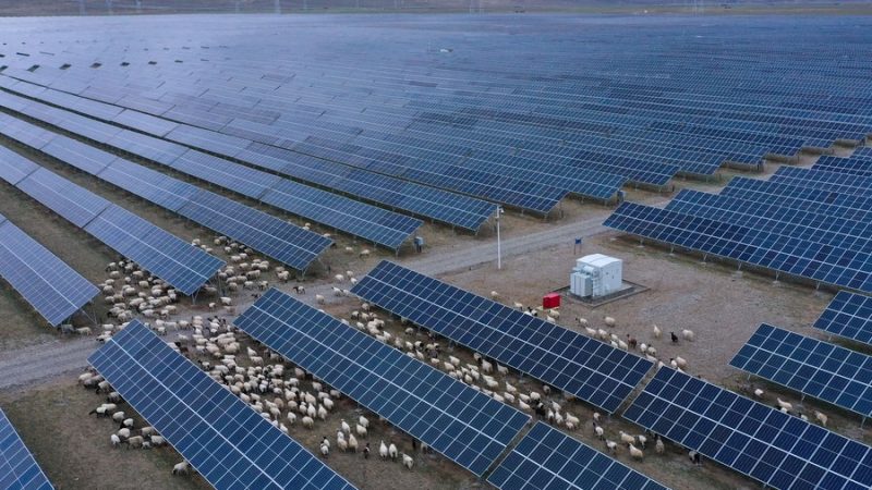 Projeto fotovoltaico de 900 MW entra em operação no Planalto Qinghai-Tibet