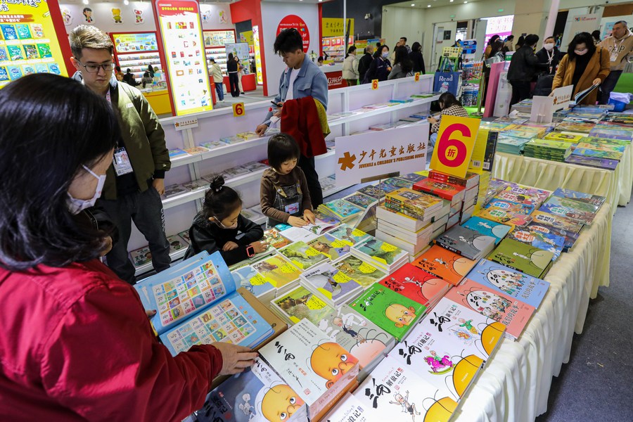 Vendas de livros no varejo na China aumentam 4,72% em 2023