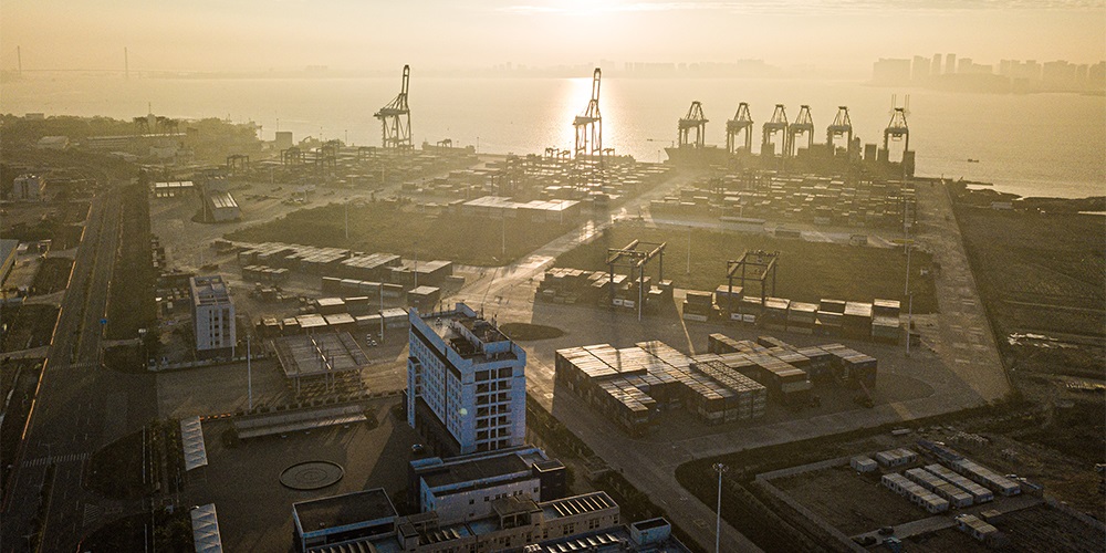 Economia chinesa supera meta de crescimento com PIB atingindo recorde