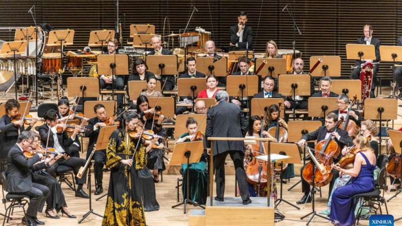 Filarmônica de Nova York comemora Ano Novo Chinês com concerto vibrante