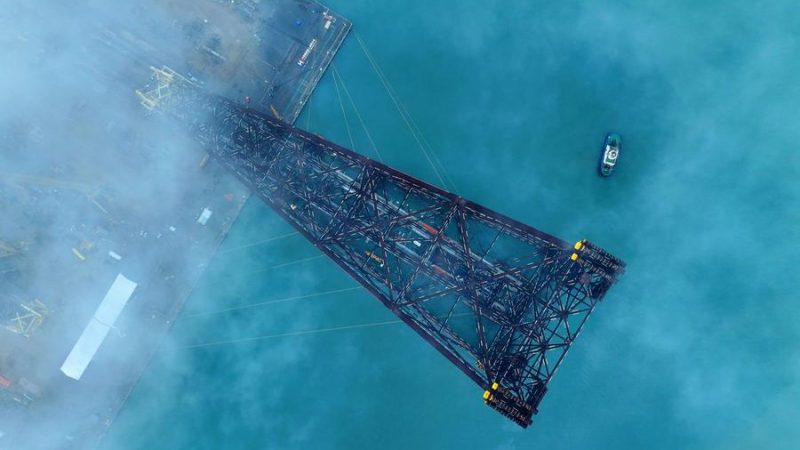 China conclui construção de estrutura recorde de jaqueta para águas profundas