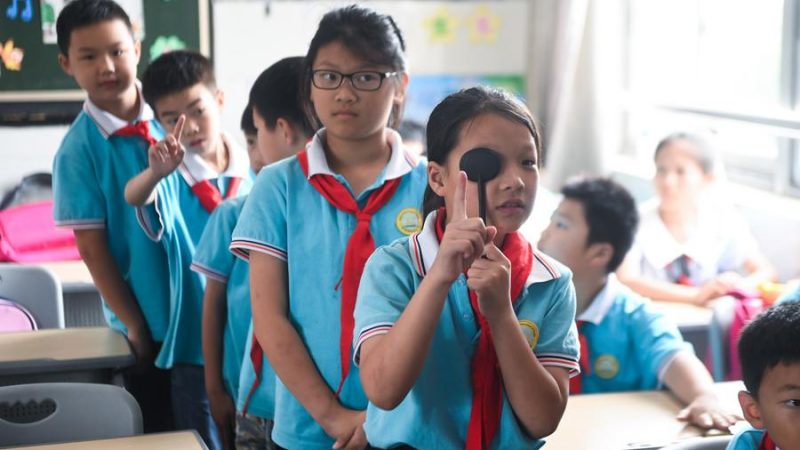 Taxa de miopia cai entre jovens chineses