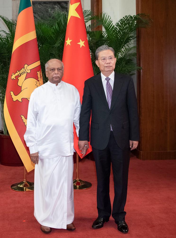 Chefe do Legislativo chinês reúne-se com primeiro-ministro do Sri Lanka