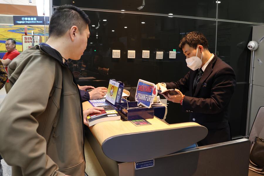 Portos fronteiriços da China terão 1,76 milhão de viagens diárias de entrada e saída durante feriado do Dia do Trabalho