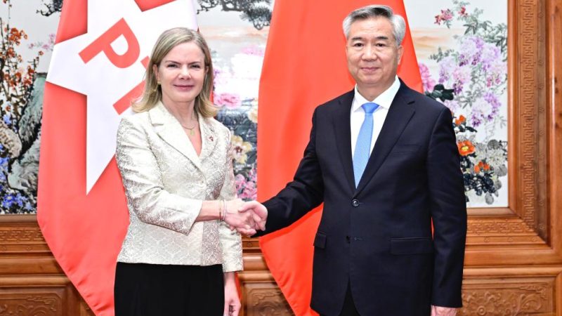 Funcionário de alto escalão do PCCh reúne-se com delegação do Partido dos Trabalhadores do Brasil