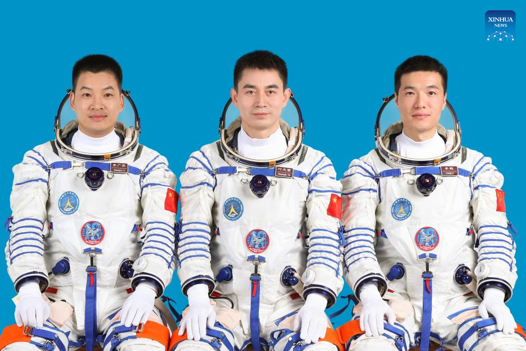 China revela tripulação da Shenzhou-18 para missão na estação espacial
