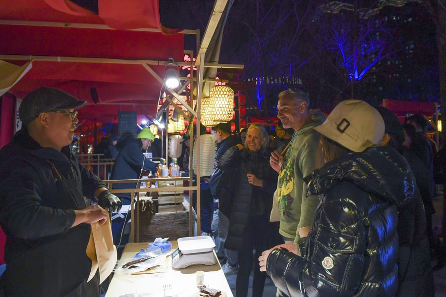 China expandirá política de trânsito sem vistos para mais países e aumentará voos de entrada