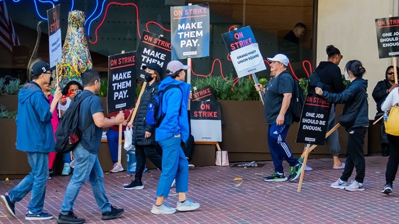 Fed dos EUA corta drasticamente taxa em meio ponto para salvar empregos