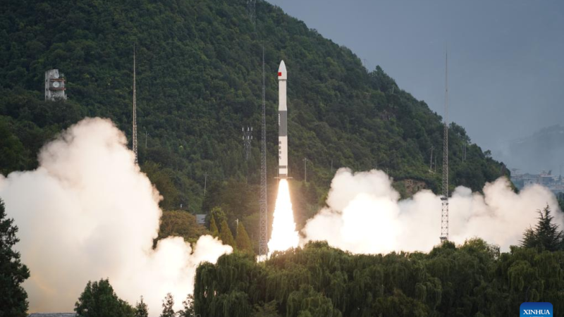 China lança novos satélites da constelação Tianqi