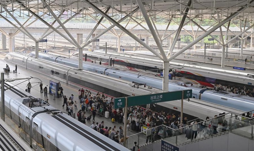 Ferrovias da China lidam com 177 milhões de viagens de passageiros durante feriado do Dia Nacional