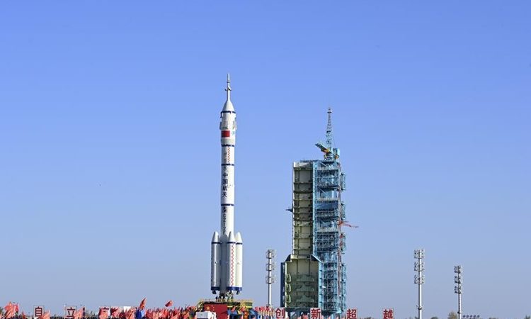 China deseja retorno seguro dos dois astronautas americanos presos
