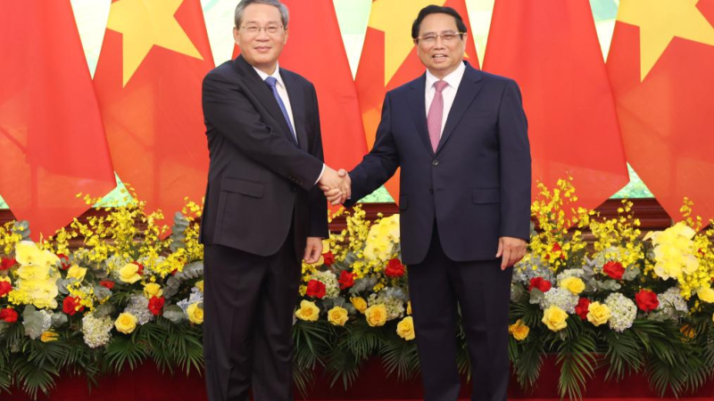 A China está buscando fortalecer o alinhamento de estratégias de desenvolvimento com o Vietnã, diz premiê