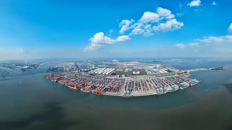 Comércio exterior da China regista crescimento acelerado em outubro