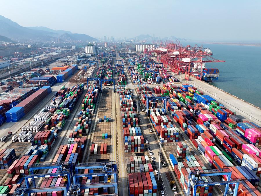 Observatório Econômico: Como a China lidou com o influxo de “capacidade ocidental excessiva” após adesão à OMC