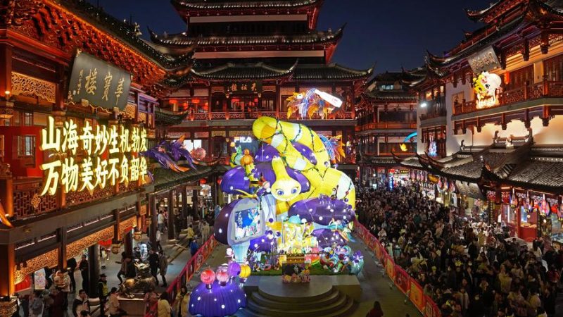 Fascínio da Festa da Primavera e nova política de vistos atraem visitantes estrangeiros para conhecer a verdadeira China