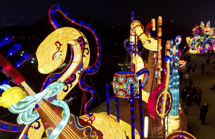 Estrangeiros aproveitam experiência da Festa da Primavera na China