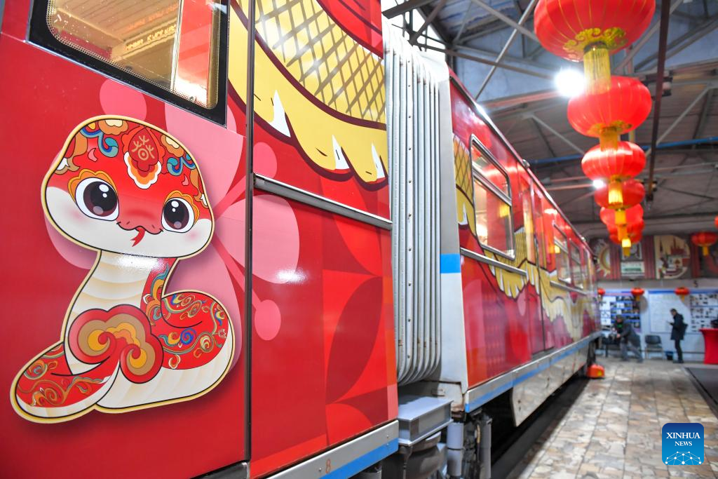 Rússia lança trem temático em homenagem ao Ano Novo Chinês