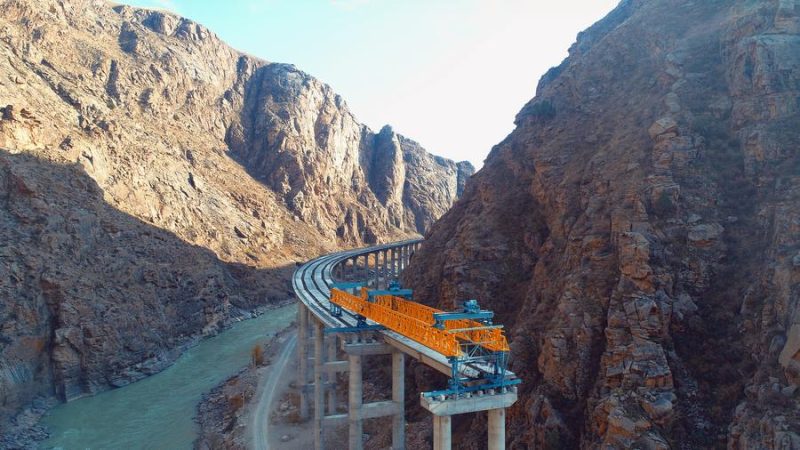 Entrevista: Presidente do Quirguistão espera que modernização chinesa traga novas oportunidades para o país e para a Ásia Central