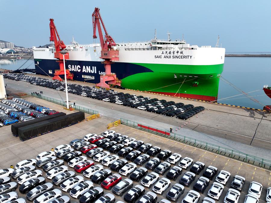 Empresas privadas chinesas registram progressos no comércio exterior em 2024