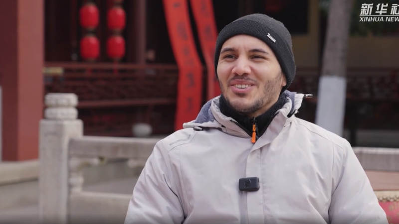 Estudante baiano quer ensinar chinês para mais brasileiros