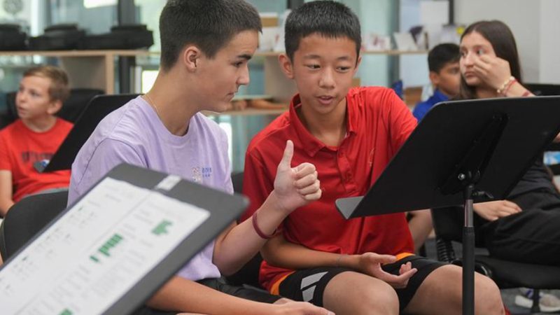 Relatório do think tank da Xinhua destaca importância dos intercâmbios e do aprendizagem mútua entre civilizações