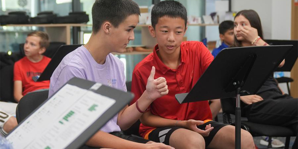 Relatório do think tank da Xinhua destaca importância dos intercâmbios e do aprendizagem mútua entre civilizações