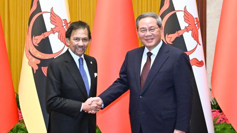 Primeiro-ministro chinês reúne-se com sultão de Brunei