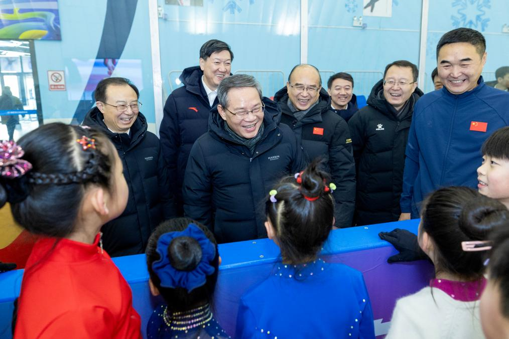 Premiê chinês destaca desenvolvimento de esportes e economia de inverno