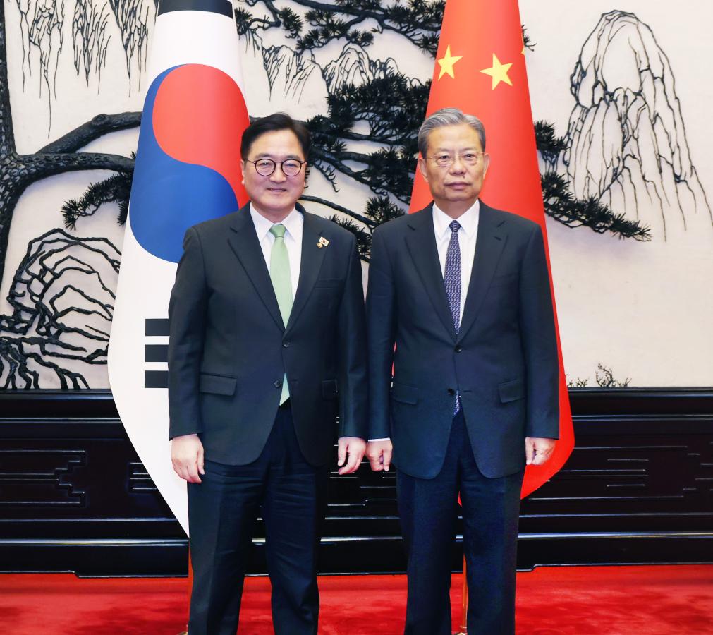 Principal legislador da China conversa com presidente da Assembleia Nacional da República da Coreia