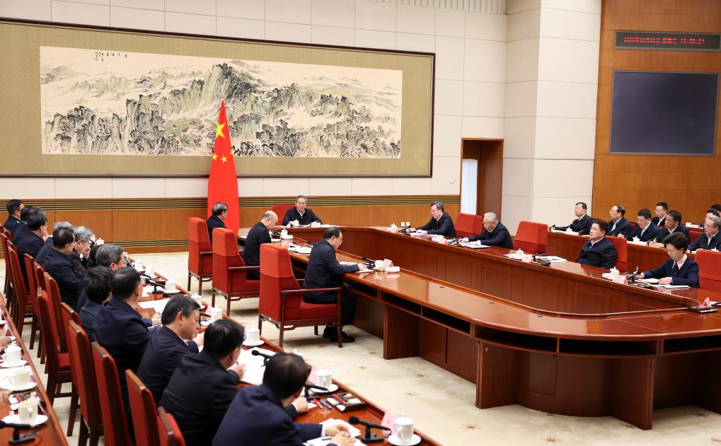 Conselho de Estado da China discute projeto de relatório de trabalho do governo
