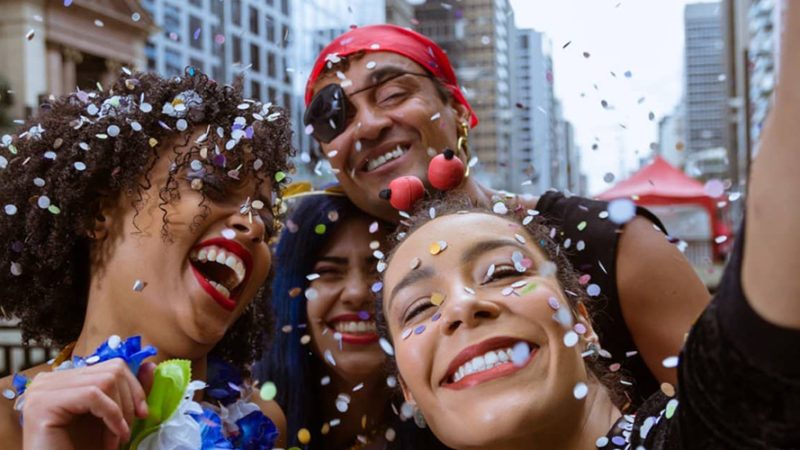 Brasil espera Carnaval 2025 com mais de 53 milhões de participantes e impacto econômico sem precedentes
