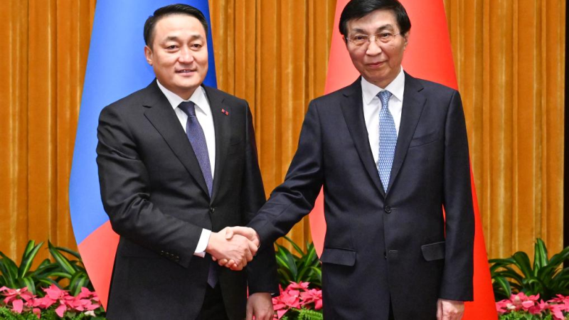 Mais alto conselheiro político da China se encontra com presidente do Grande Hural do Estado da Mongólia
