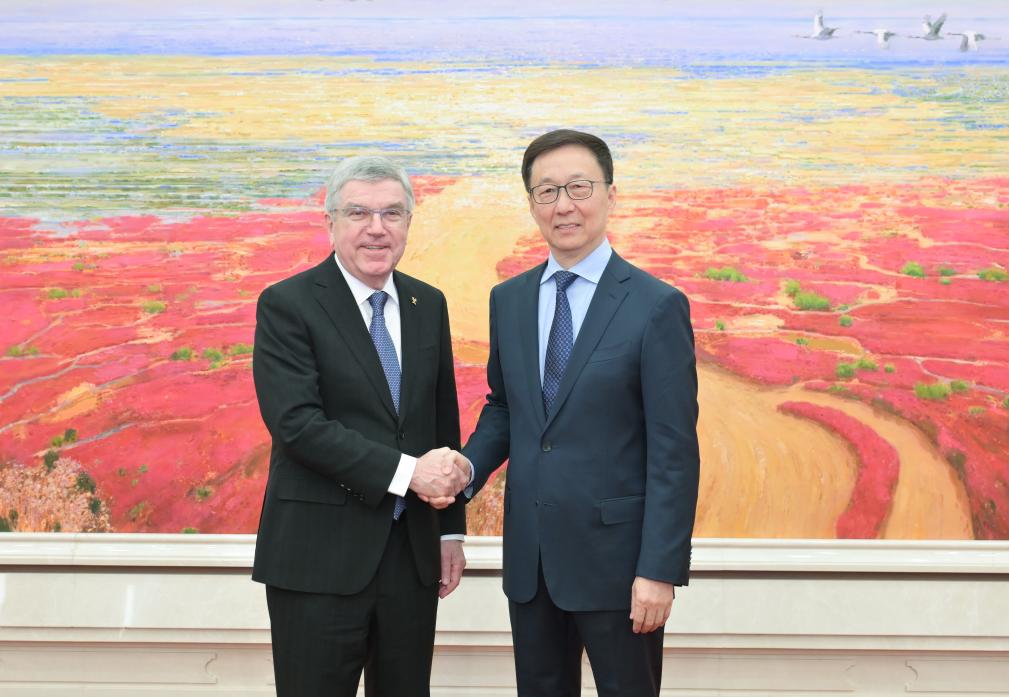 China está disposta a aprofundar cooperação com COI em mais áreas, diz vice-presidente chinês