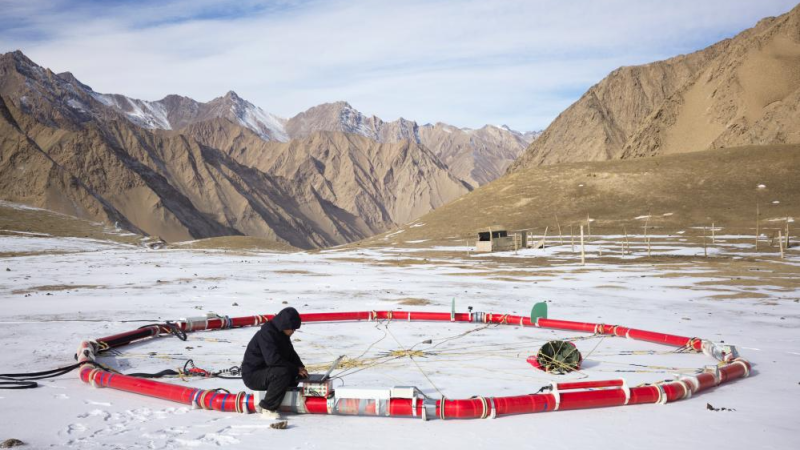 Enfoque: Primeiro sistema de detecção eletromagnética transportado por helicóptero da China é implantado